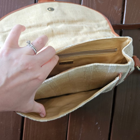 Dillards Vintage Cream Tweed & Leather Crossbody Shoulder Bag Beach Neutral‎ - Picture 5 of 12